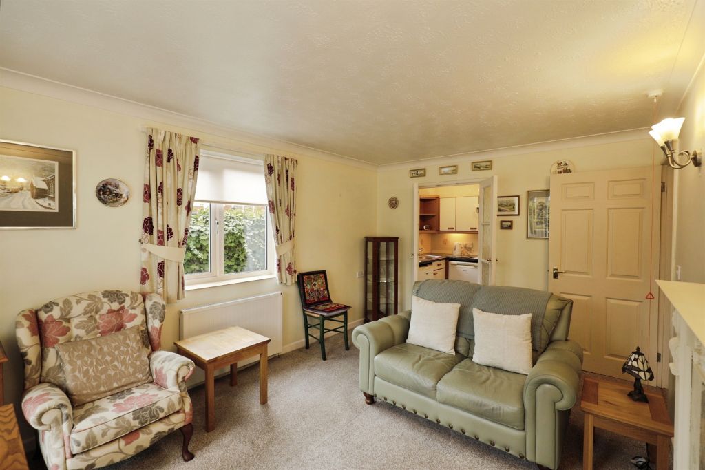 Property photo 2 of 17