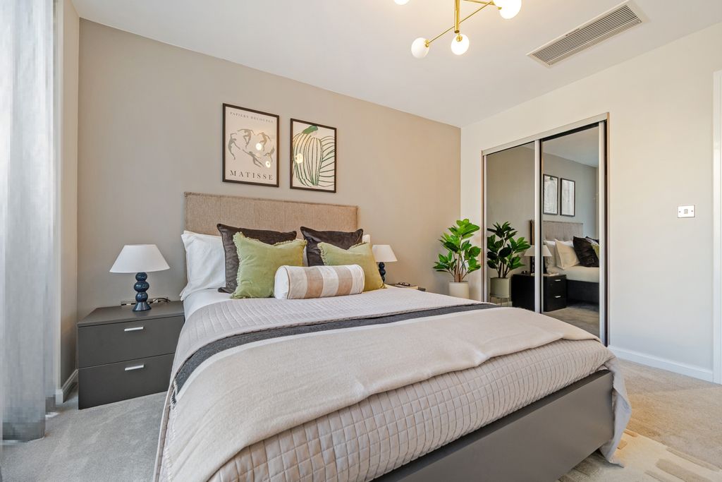 Property photo 2 of 14 1453396-6-69F337E...