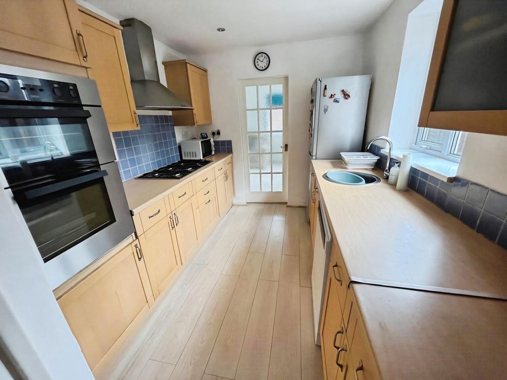 Property photo 3 of 25 9F10Ef3c-Simpson14.Jpeg