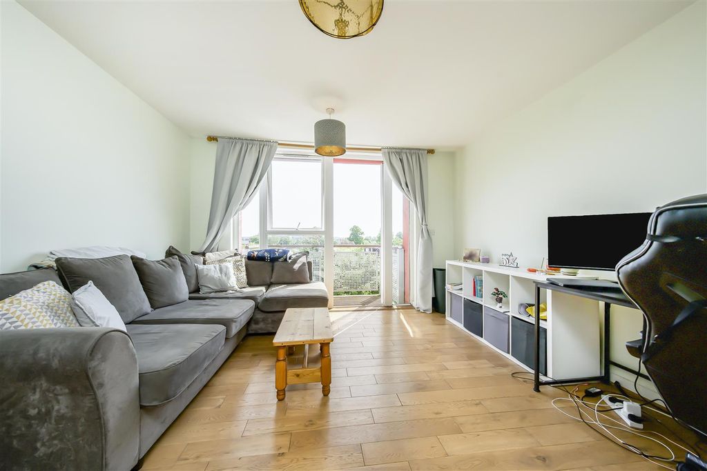 Property photo 2 of 11 2