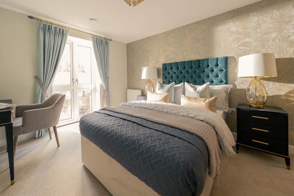 Property photo 1 of 19 Whitelock Grange, Bingley - Master Bedroom