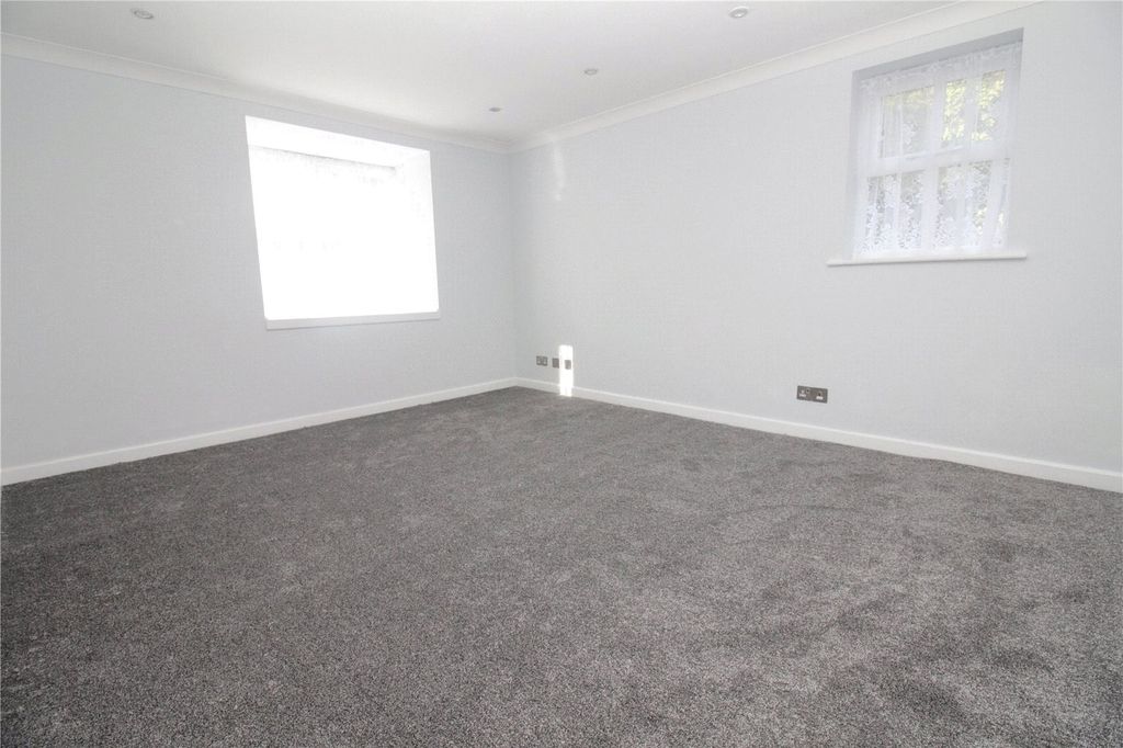 Property photo 3 of 6 Picture No. 05