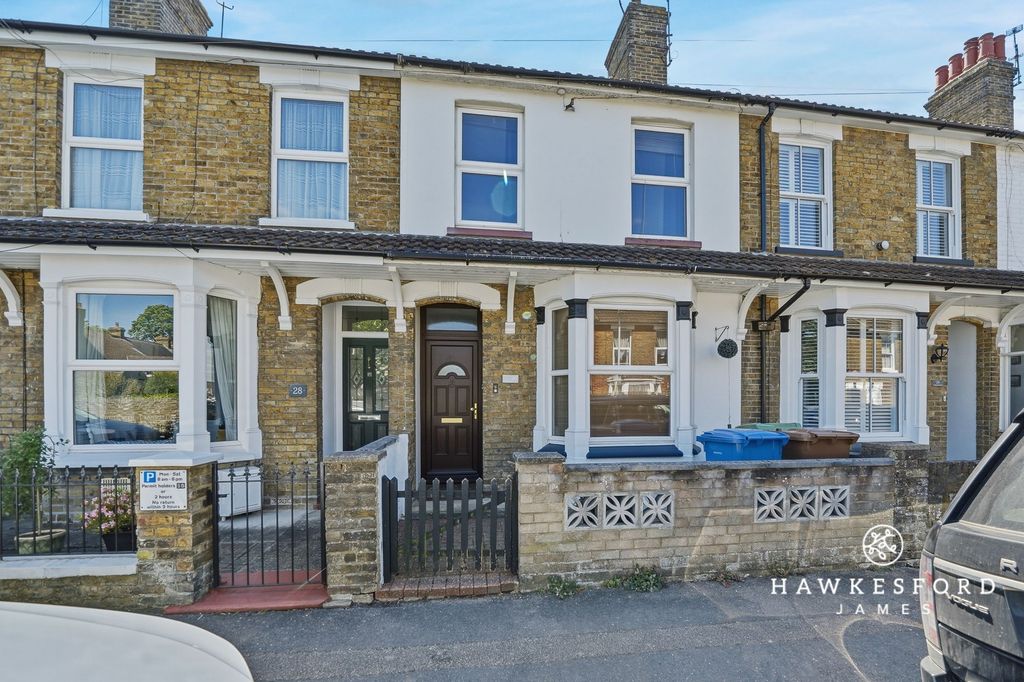 Property photo 1 of 13 Connaught Road, Sittingbourne - Front