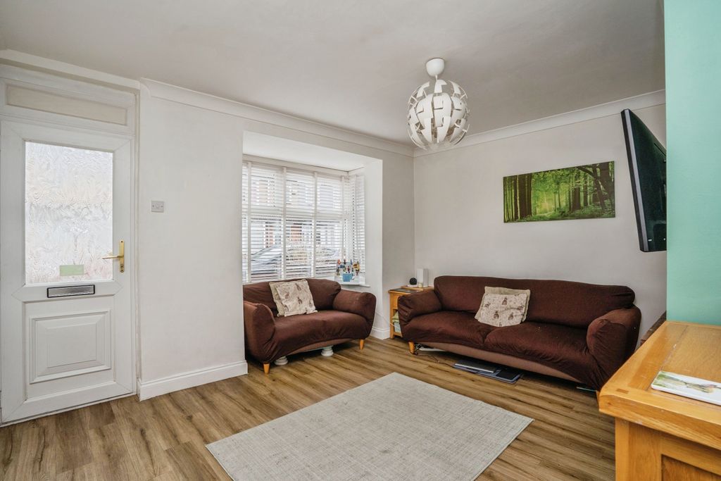 Property photo 2 of 19