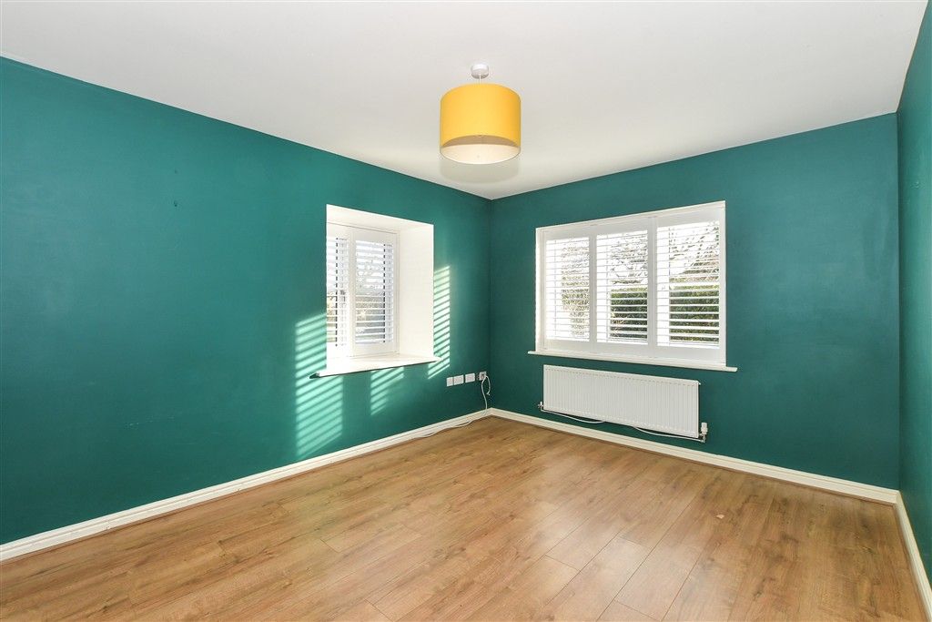 Property photo 2 of 18 Lounge