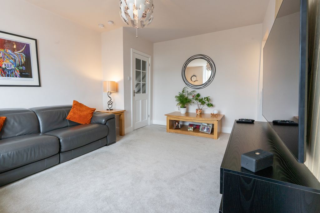 Property photo 3 of 23 Gallery