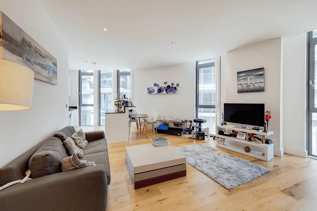 Property photo 2 of 11