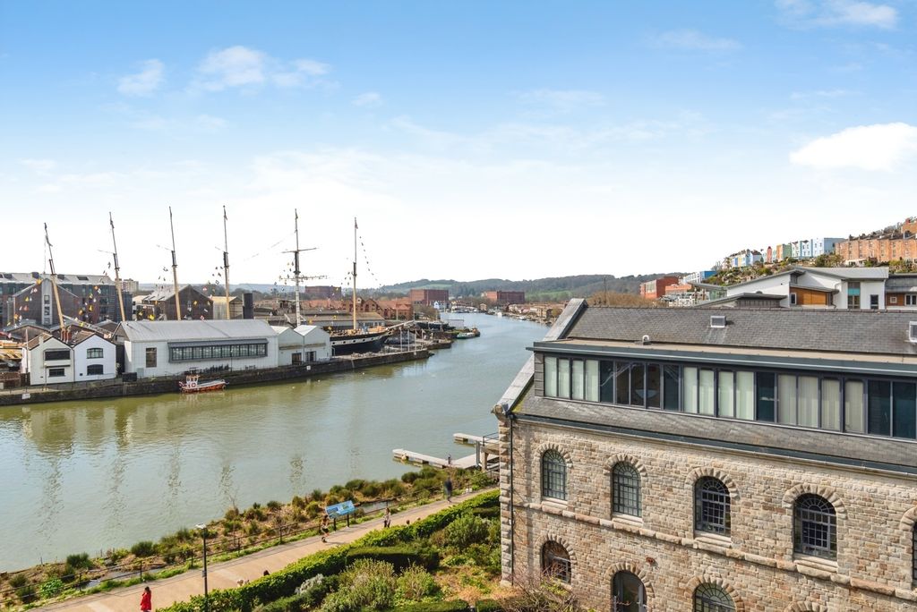 Property photo 3 of 13 Pbox-Img.Jpg