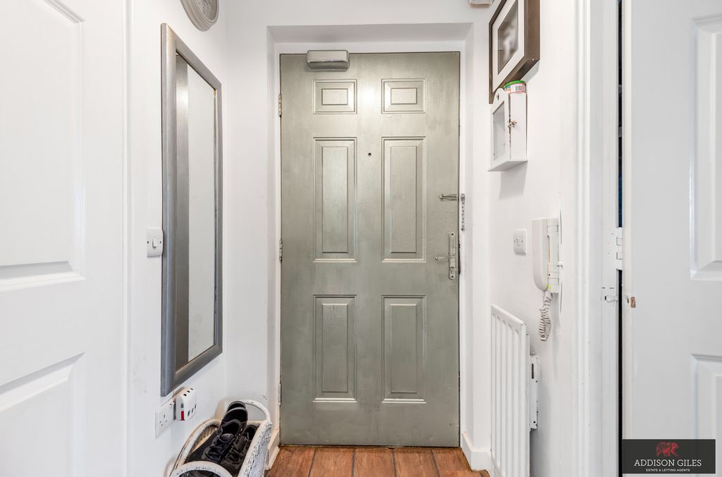 Property photo 3 of 10 Photo 2