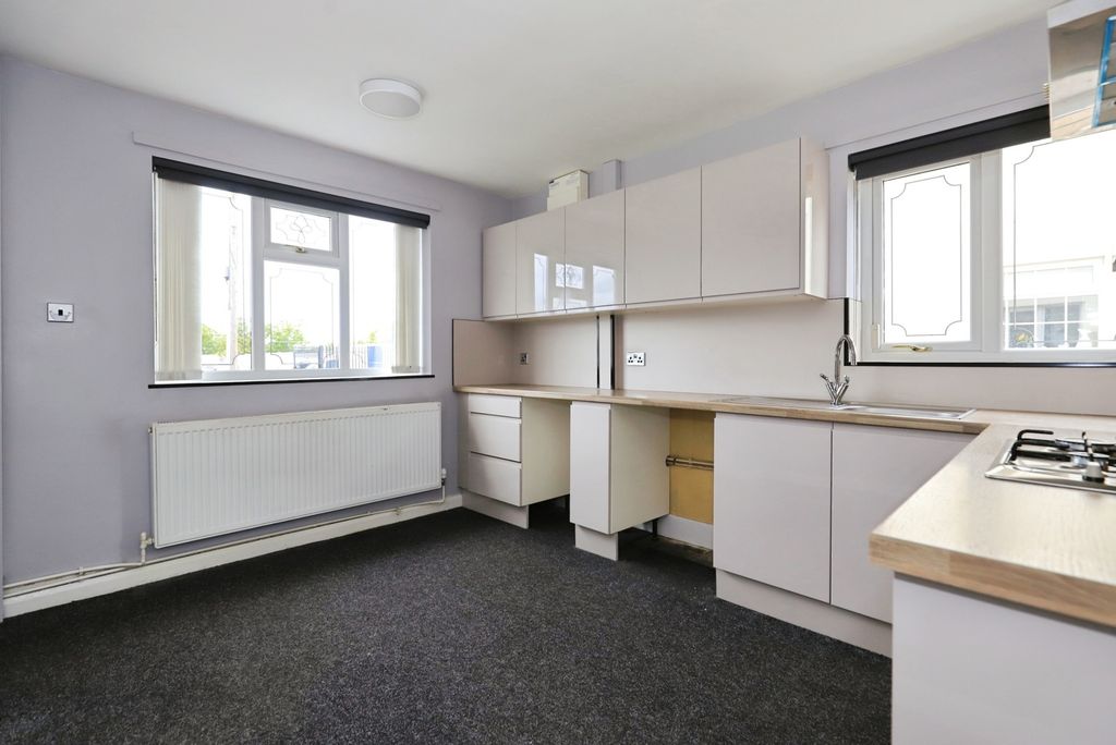 Property photo 3 of 12 Pbox-Img.Jpg