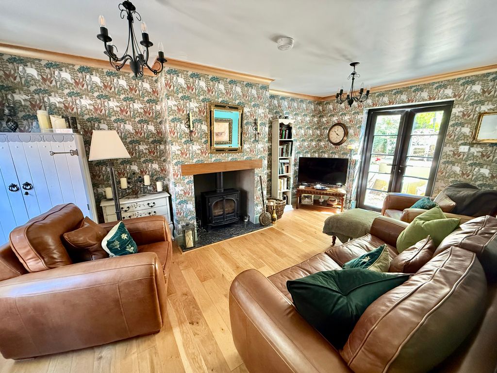 Property photo 3 of 16 Img_3795