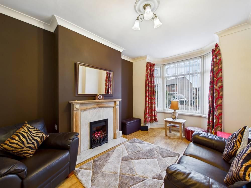 Property photo 3 of 14 Living Room