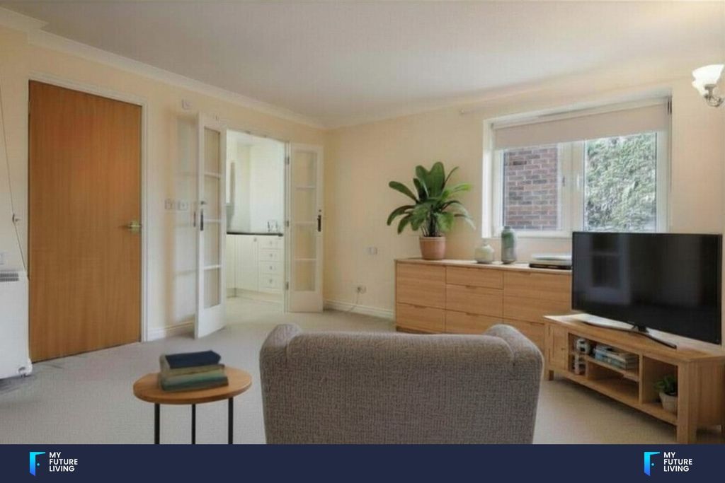 Property photo 1 of 12 (Main)