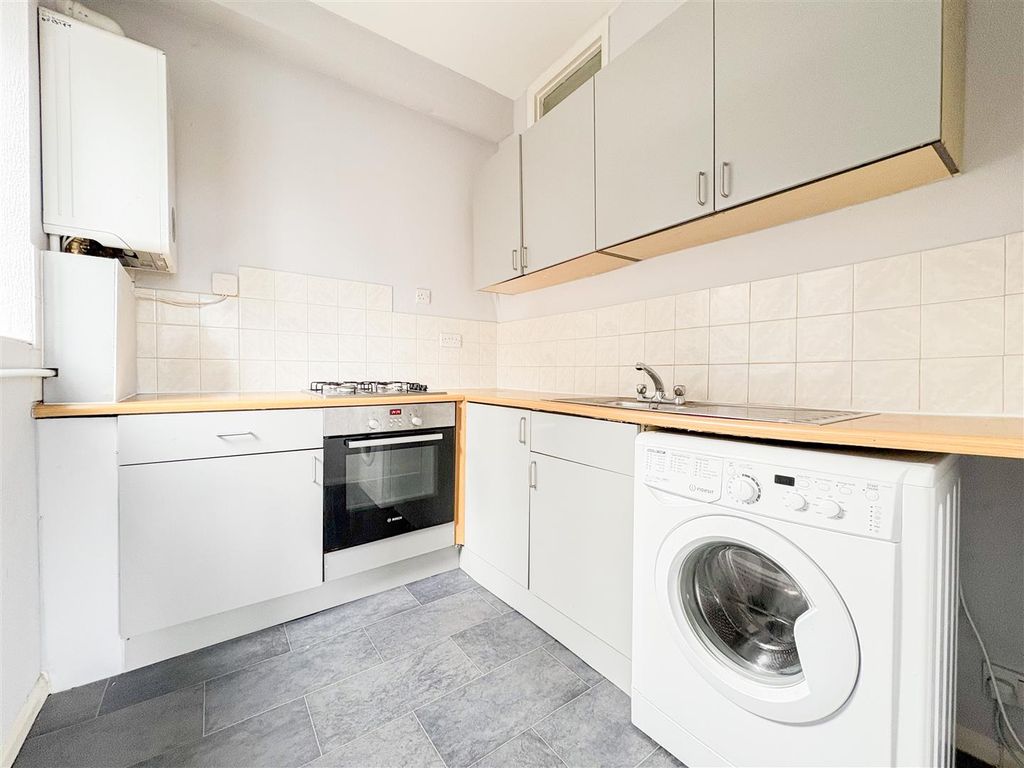 Property photo 2 of 17 Kitchen