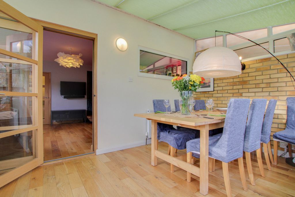 Property photo 3 of 34