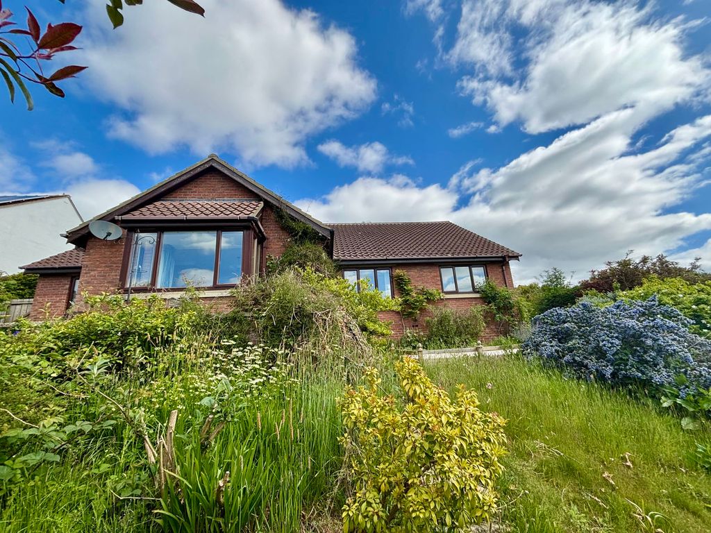 Property photo 2 of 37