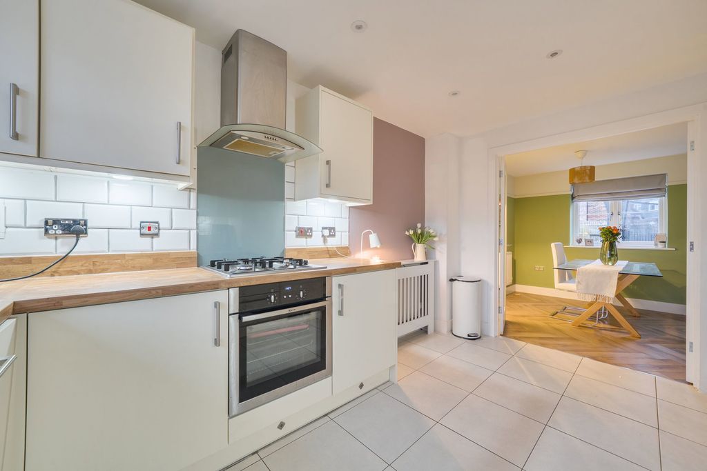 Property photo 3 of 20