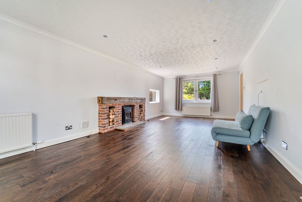 Property photo 2 of 38