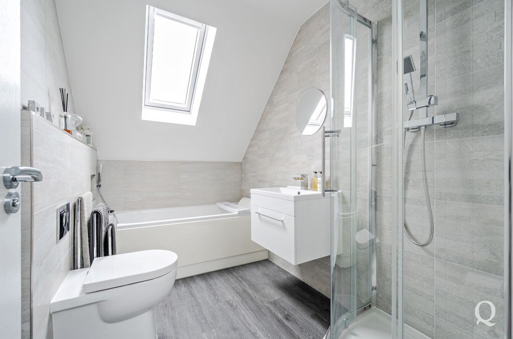 Property photo 2 of 28 Bc947626-c07F-411...