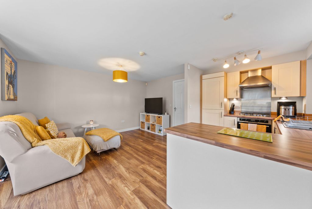 Property photo 2 of 26