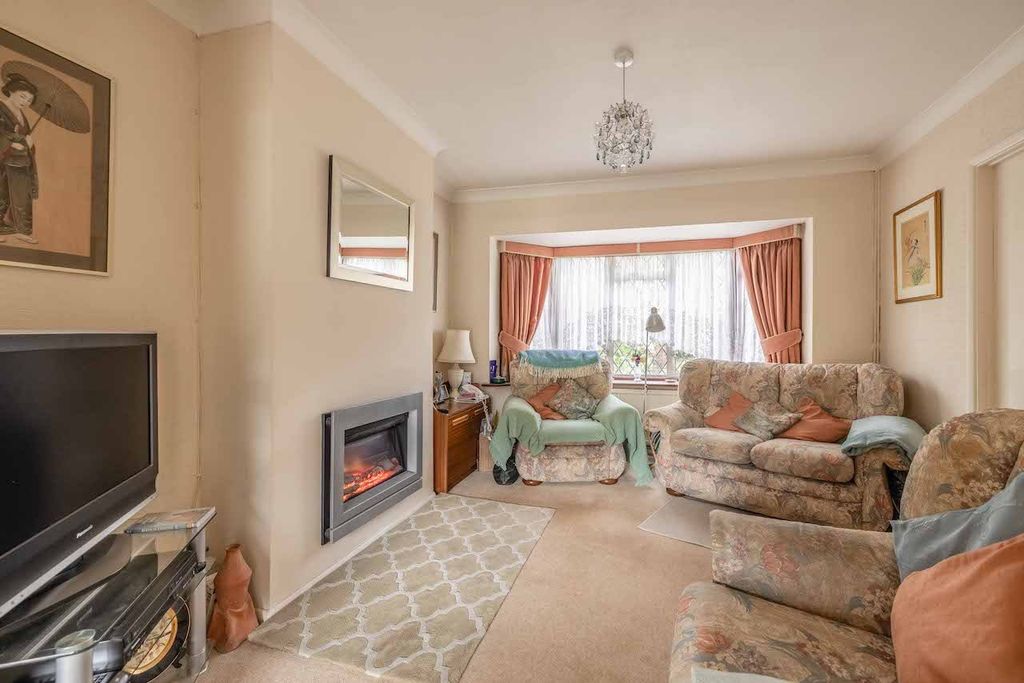 Property photo 3 of 14