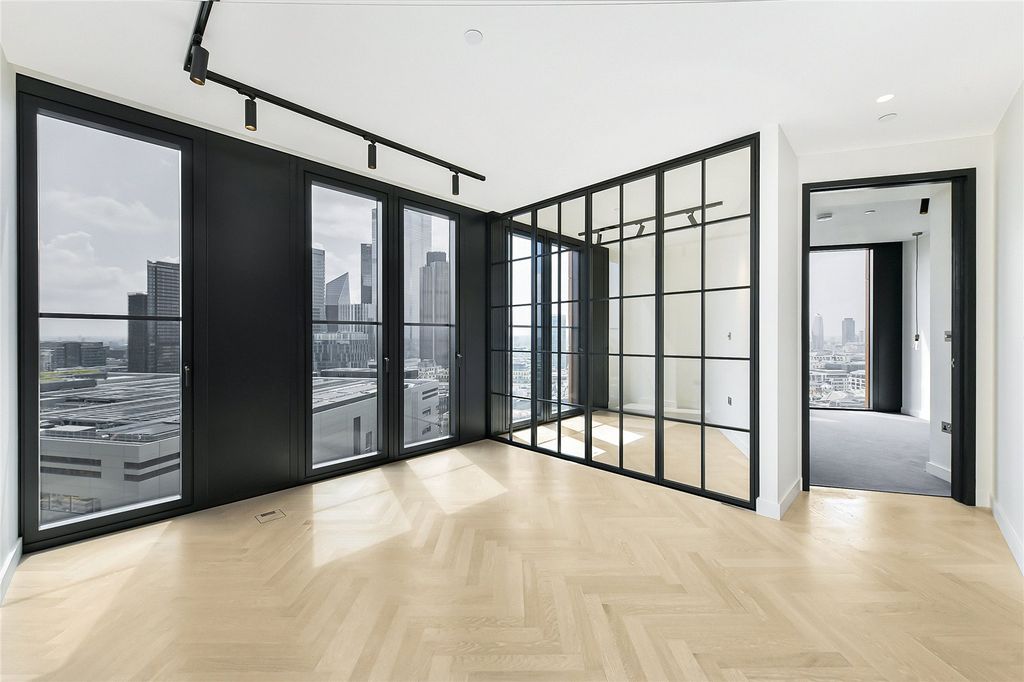 Property photo 1 of 17 One Crown Place