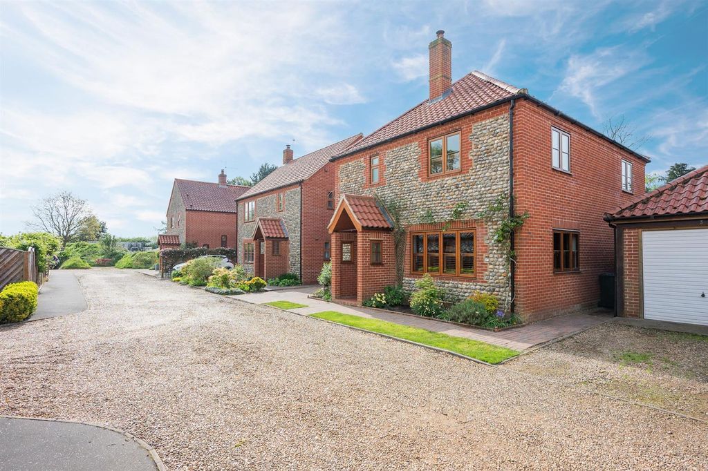 Property photo 1 of 23 9Meadowlane,Southrepps-4.Jpg