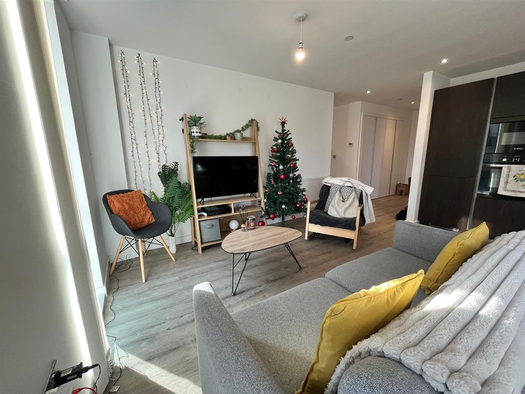 Property photo 2 of 14