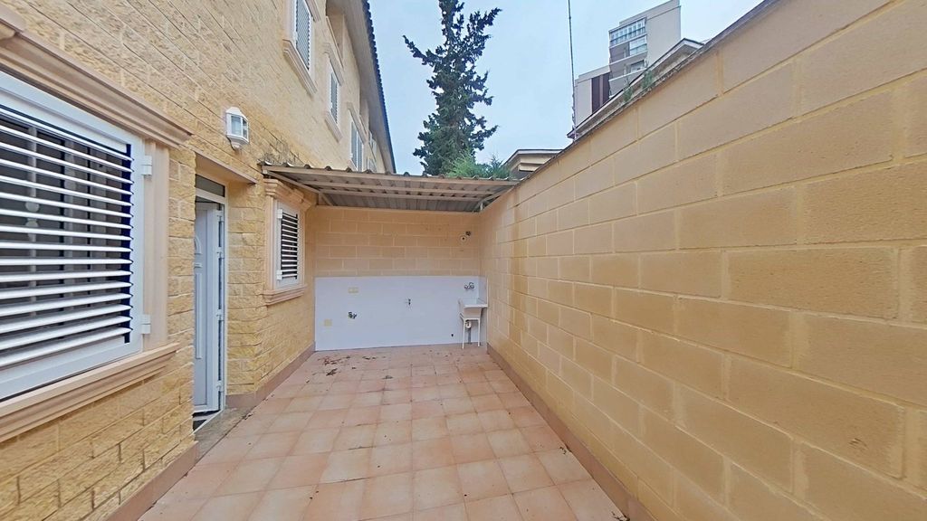 Property photo 3 of 50