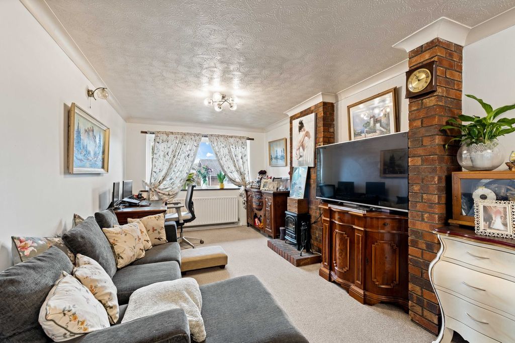 Property photo 2 of 12