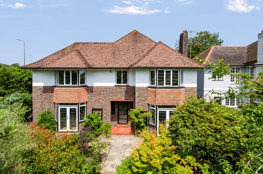 Property photo 1 of 19 Front