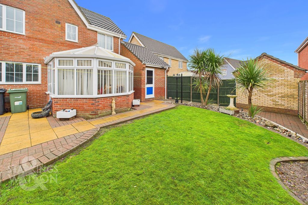 Property photo 2 of 21