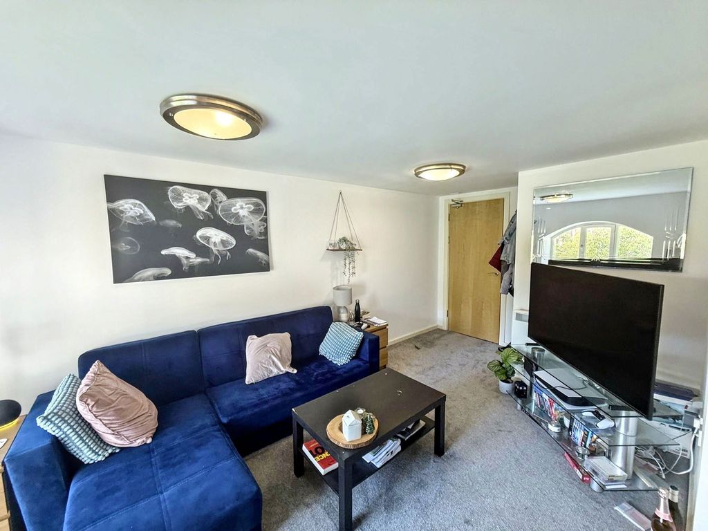 Property photo 2 of 11