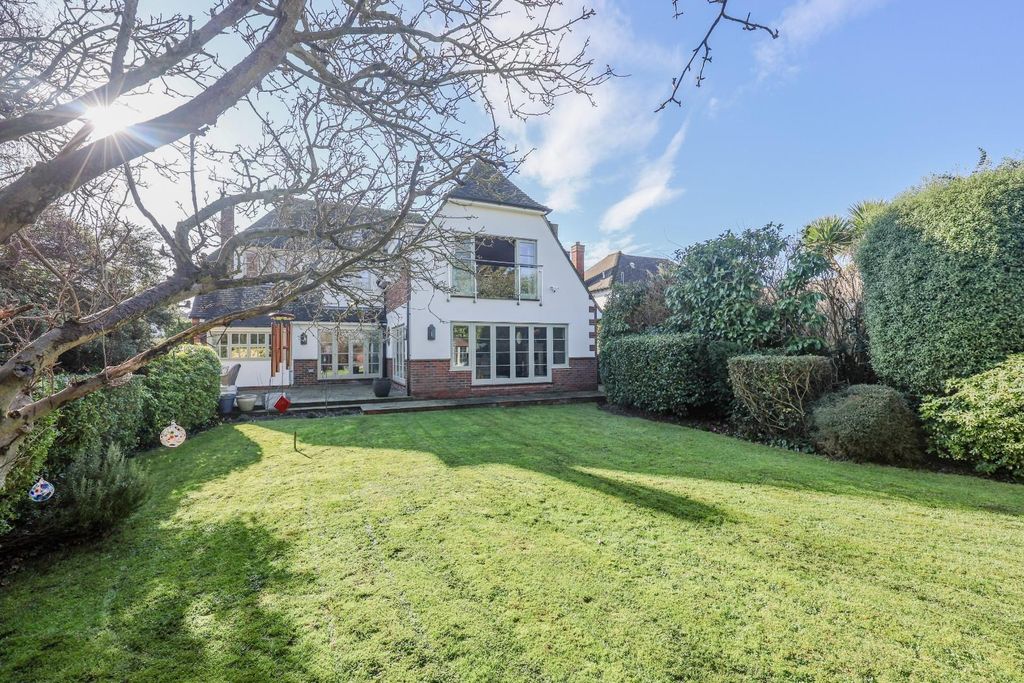 Property photo 3 of 40