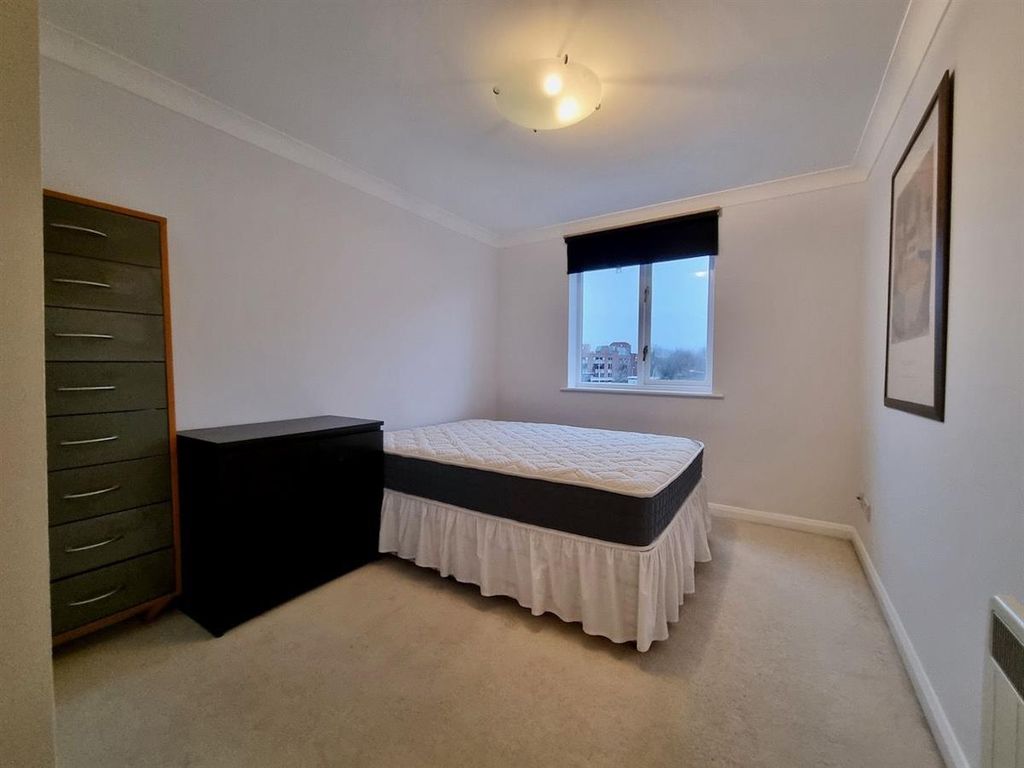 Property photo 3 of 8