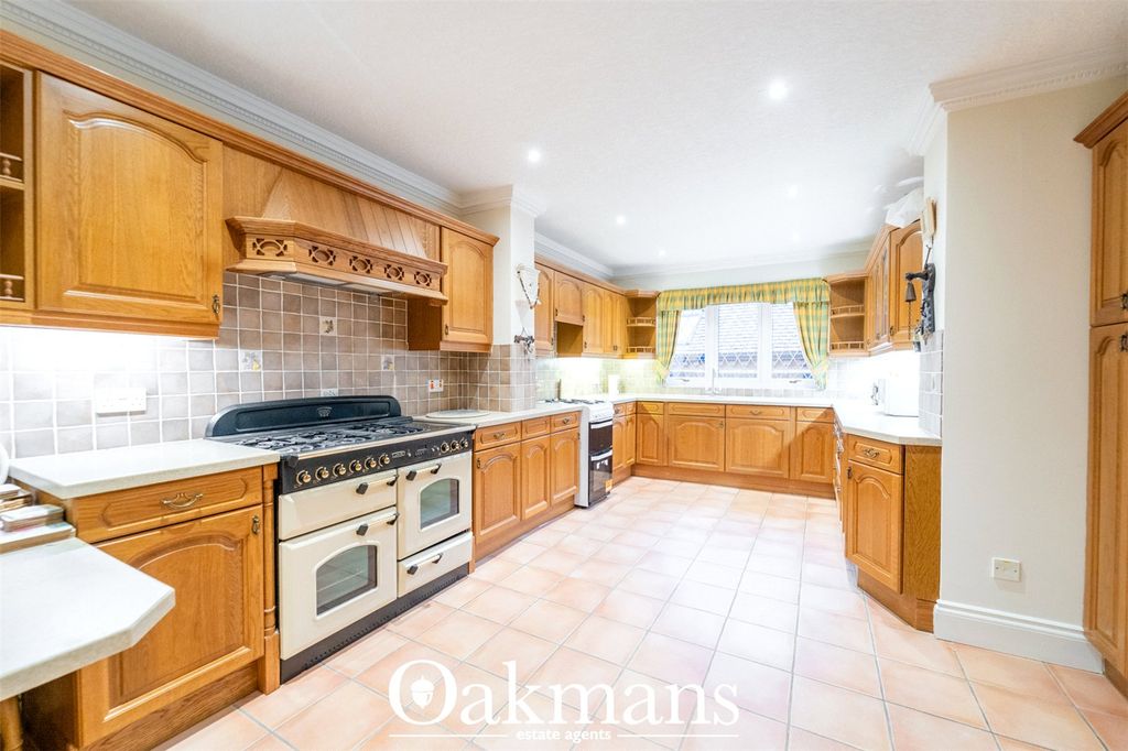 Property photo 2 of 54 Picture No. 18