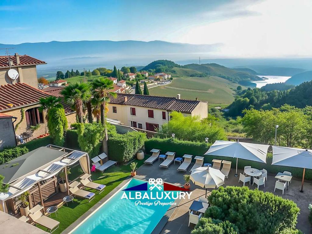 Property photo 1 of 41