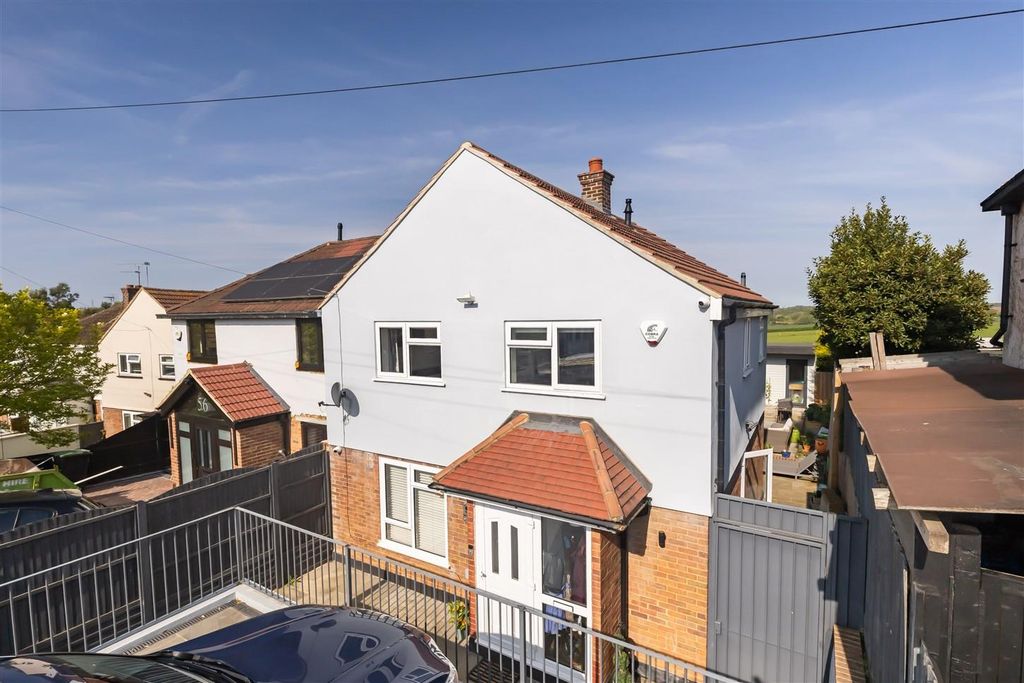 Property photo 1 of 32 54 Shaftesbury  (36).Jpg