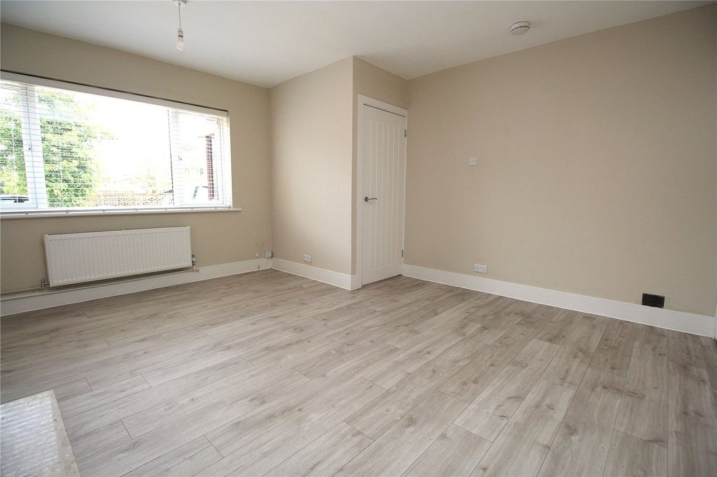 Property photo 3 of 11 Picture No. 15