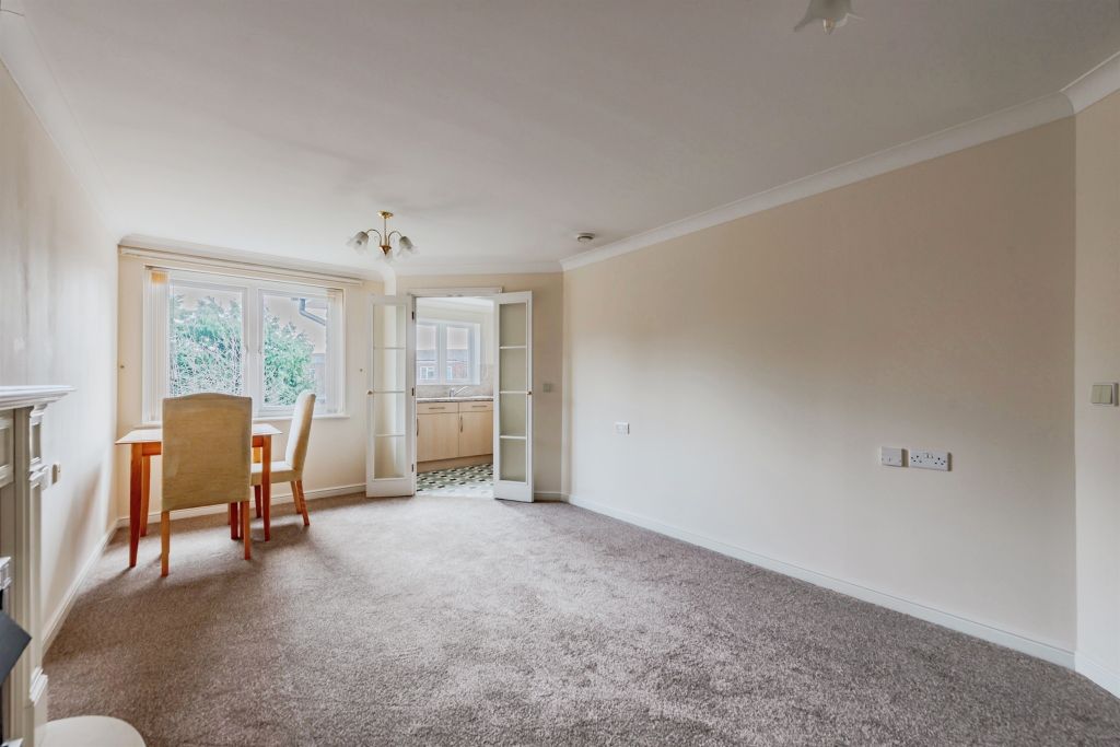 Property photo 3 of 12