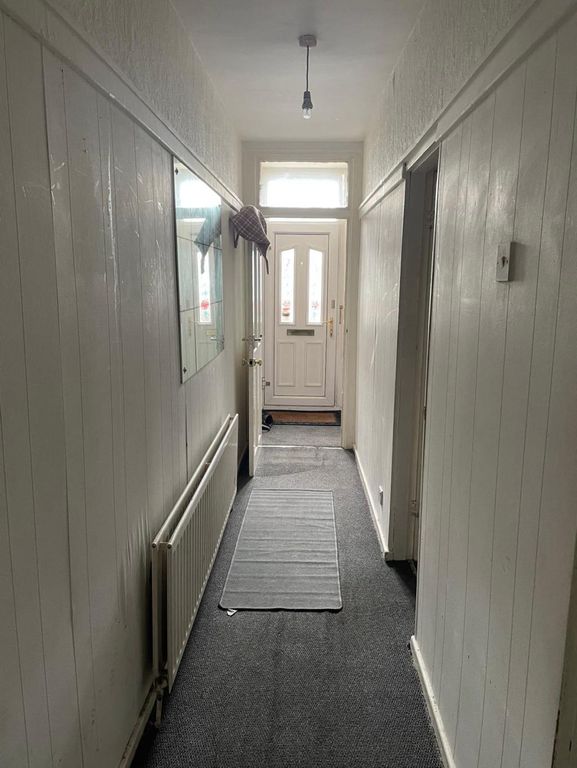 Property photo 2 of 9 Entrance Hall