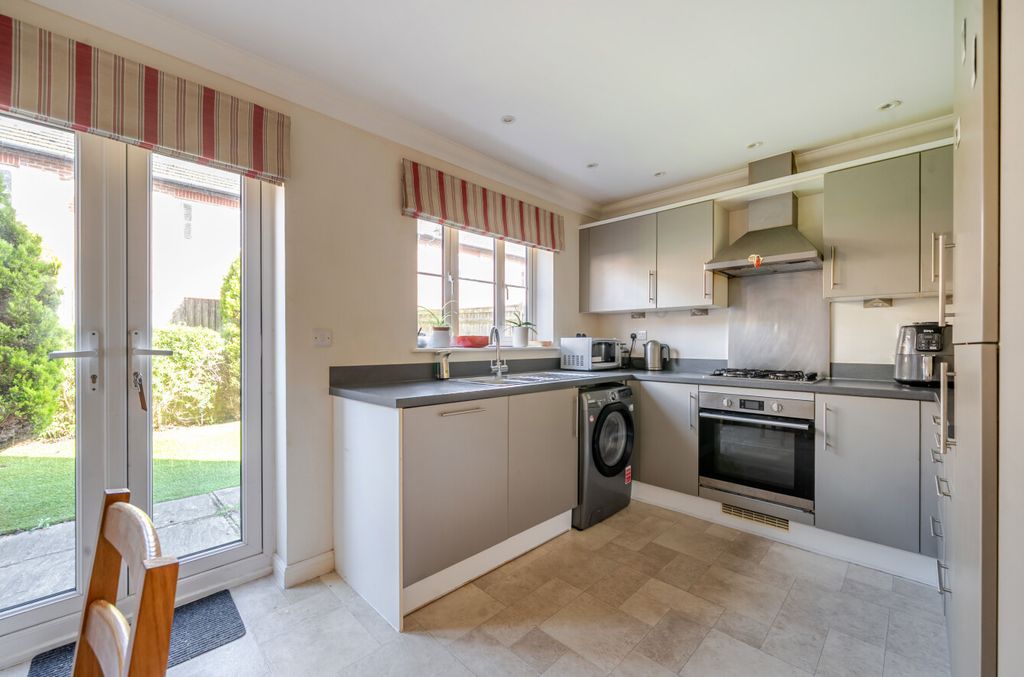 Property photo 3 of 12 1536144-12-1A144c...