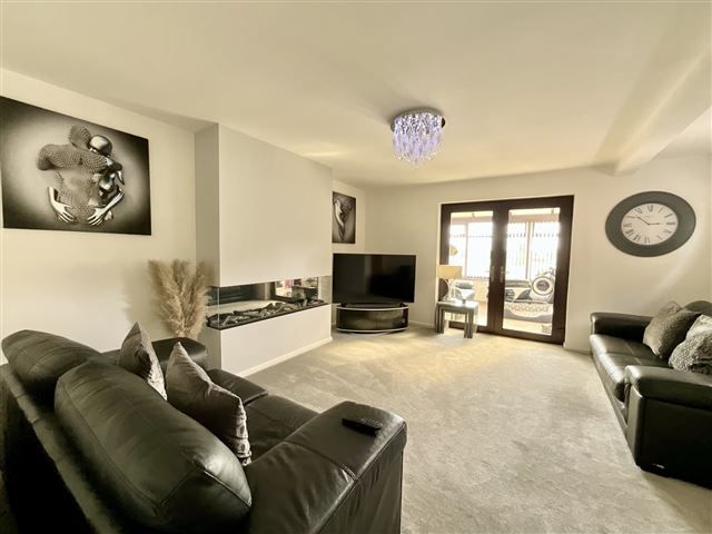 Property photo 2 of 21 Lounge