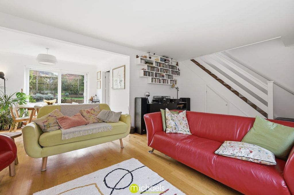 Property photo 3 of 32