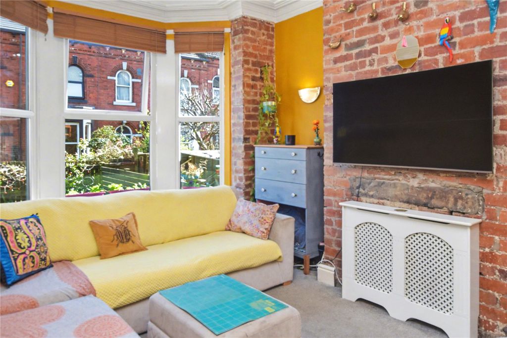 Property photo 2 of 25 Picture No. 24