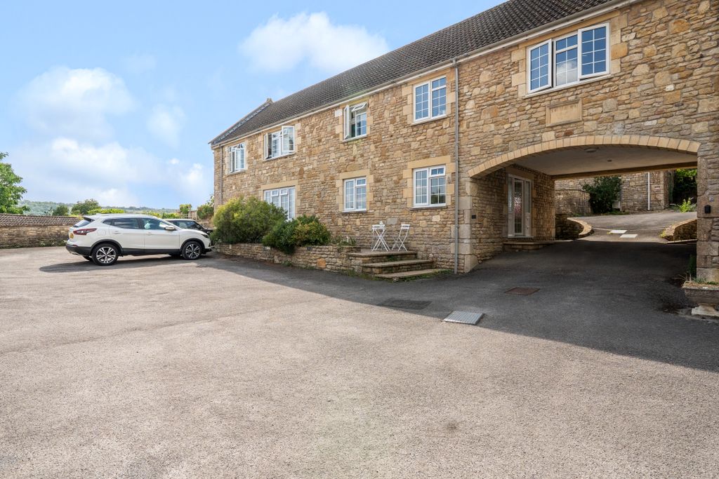Property photo 1 of 22