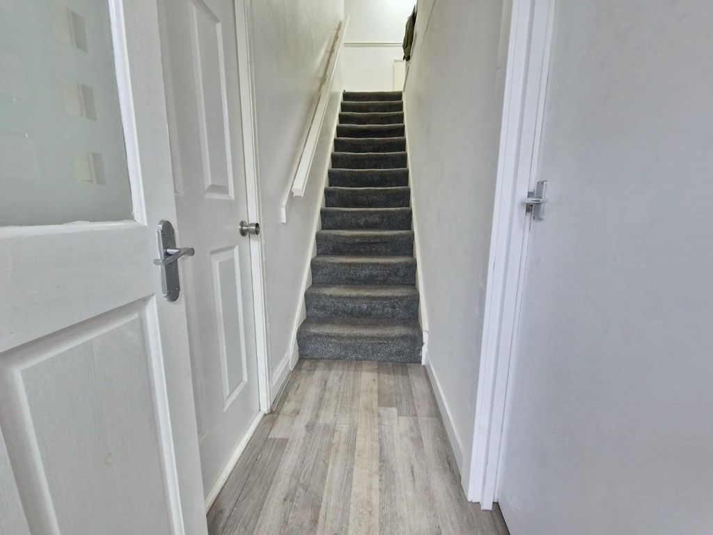Property photo 3 of 8 Ovg0Y0Oj4Ei5Skegrkm4Cw.Jpg