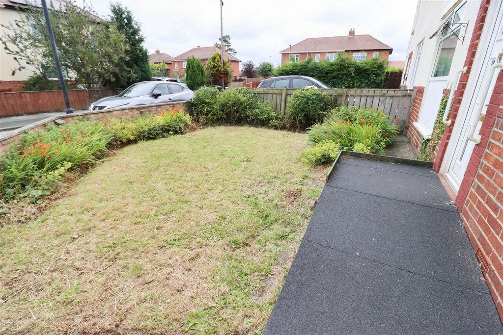 Property photo 2 of 4 Garden