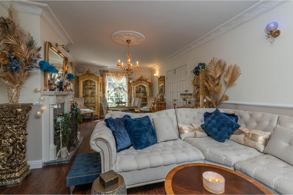 Property photo 3 of 23