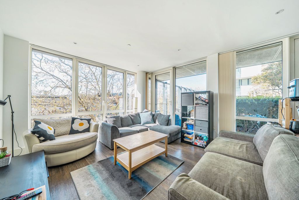 Property photo 3 of 18 Reception Room